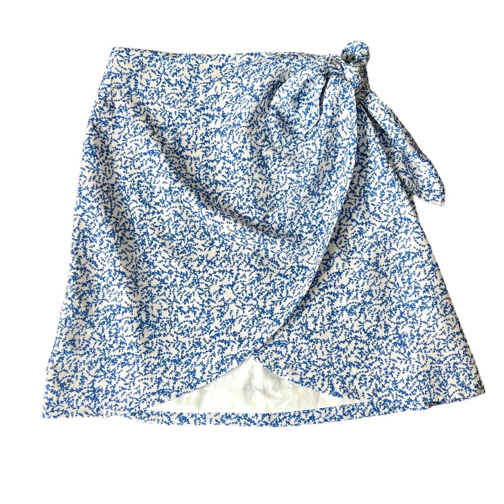 Gianni Bini blue and white print wrap mini skirt with tie size 0